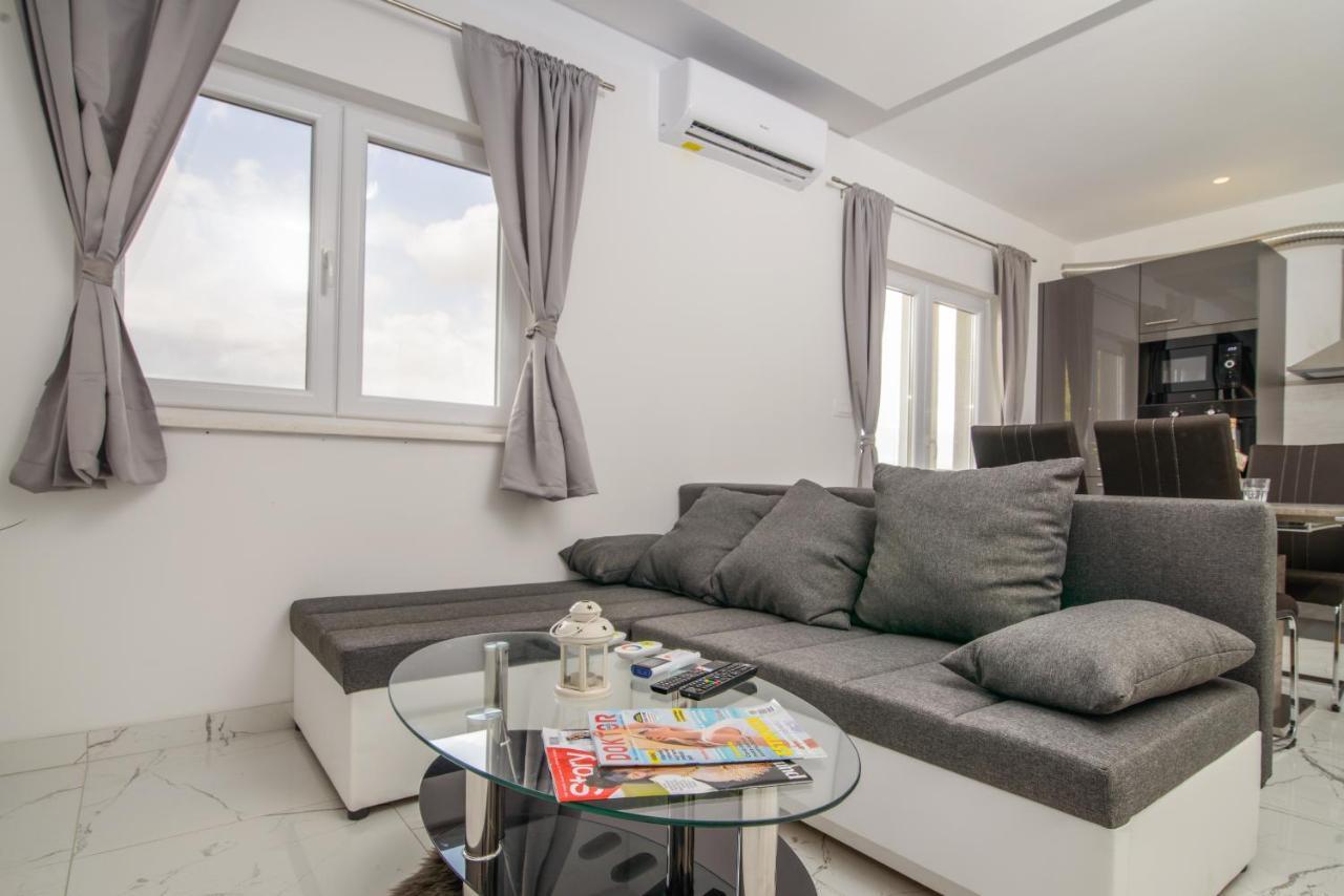 Apartments Pelja Trogir Ngoại thất bức ảnh
