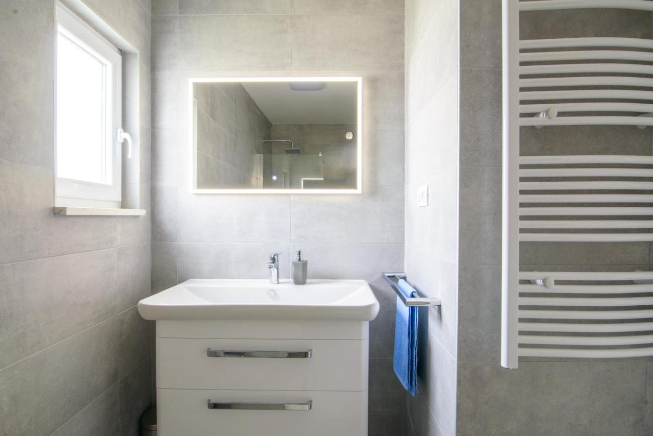 Apartments Pelja Trogir Ngoại thất bức ảnh