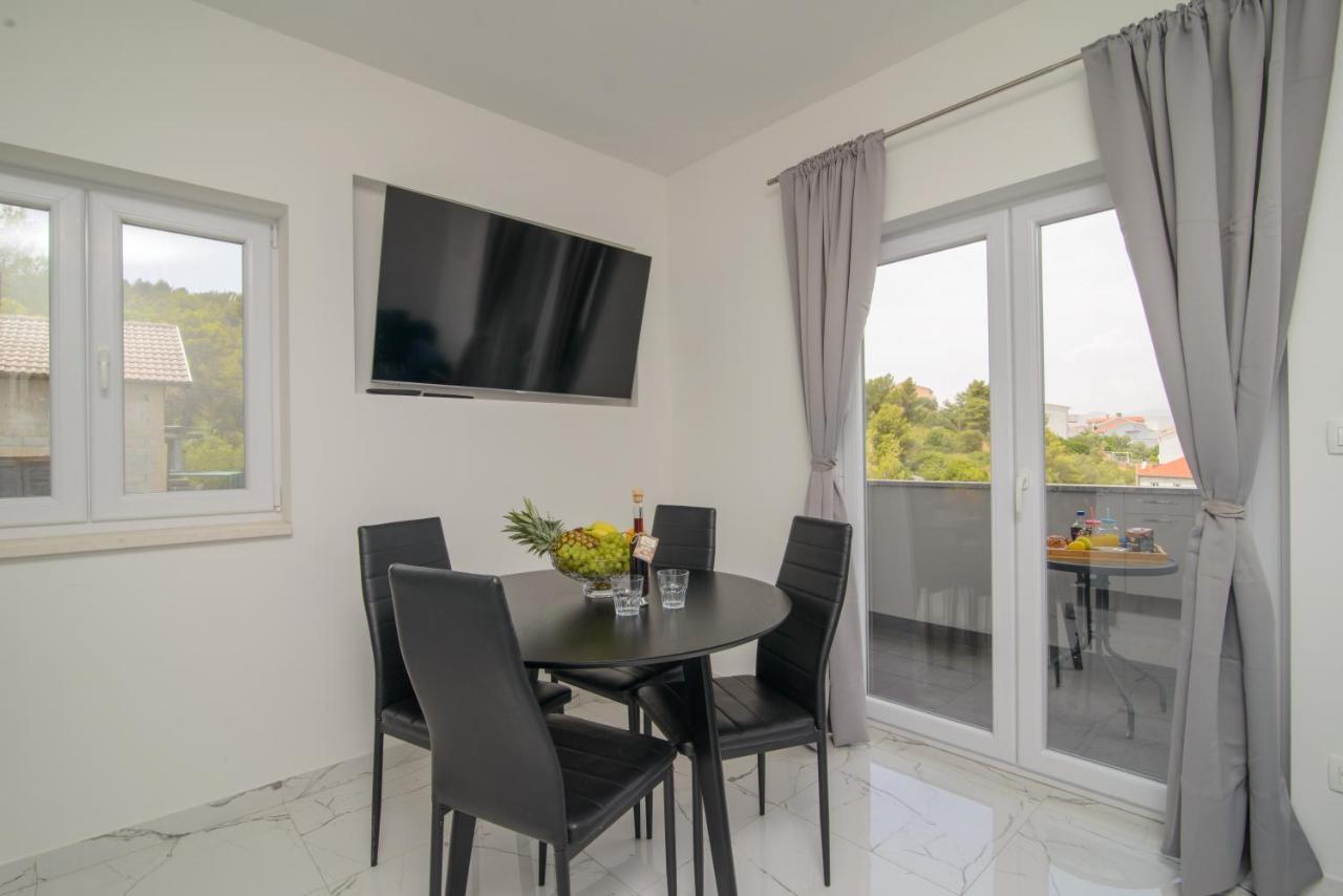Apartments Pelja Trogir Ngoại thất bức ảnh