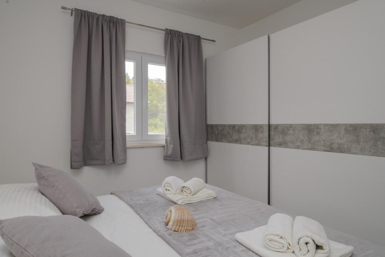 Apartments Pelja Trogir Ngoại thất bức ảnh