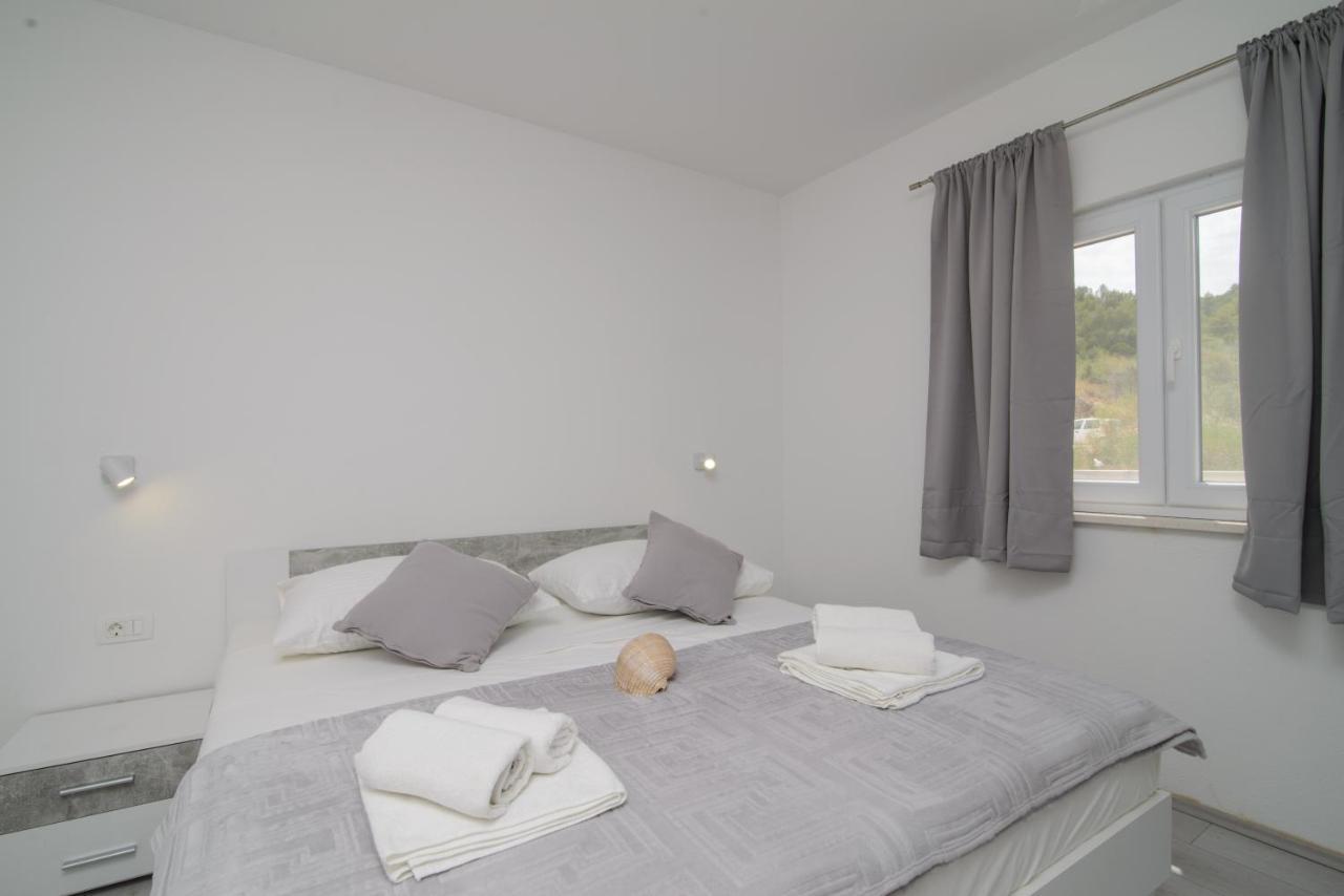 Apartments Pelja Trogir Ngoại thất bức ảnh