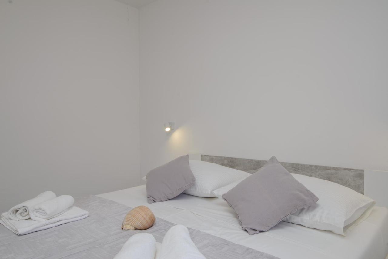 Apartments Pelja Trogir Ngoại thất bức ảnh